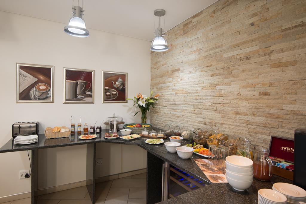 Montebello Guesthouse Windhoek Dış mekan fotoğraf
